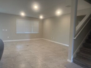 9047 Rally Spring Lp in Wesley Chapel, FL - Building Photo - Building Photo