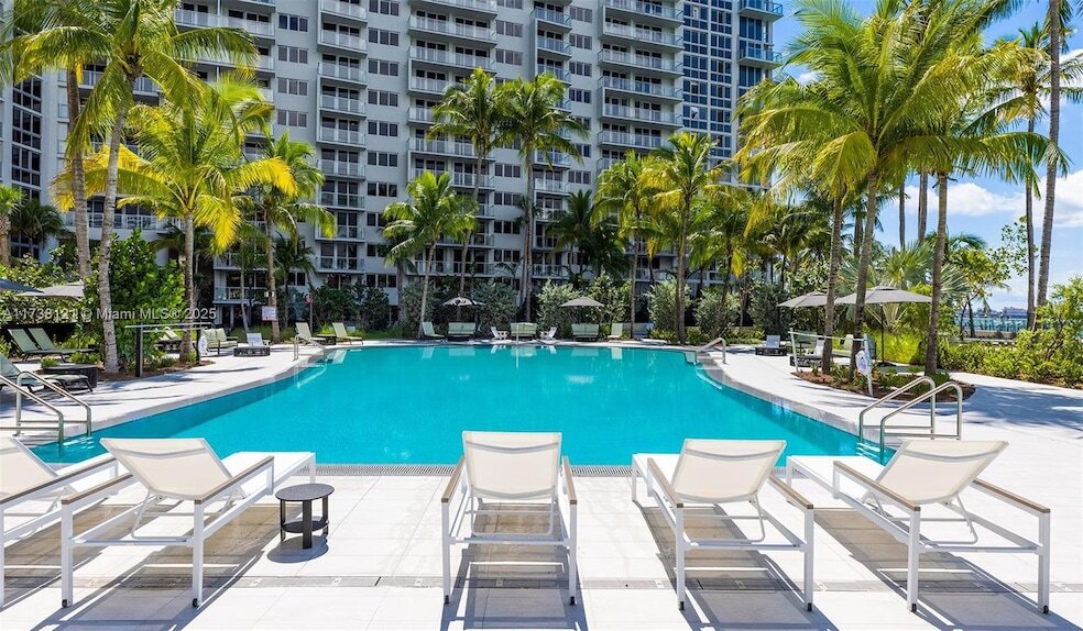 1500 Bay Rd, Unit S-1456 in Miami Beach, FL - Building Photo