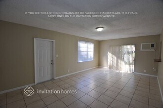 921 E Hawthorne Cir in Hollywood, FL - Building Photo - Building Photo