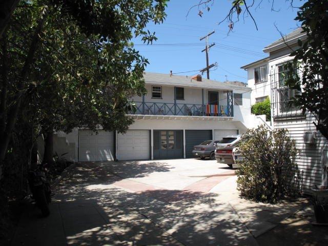 1257 N Sweetzer Ave in West Hollywood, CA - Foto de edificio - Building Photo