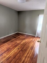 1200 W 36th St, Unit ROOMS in Los Angeles, CA - Building Photo - Building Photo