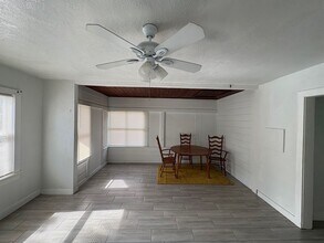 1608 Ballard Park Dr in Bradenton, FL - Foto de edificio - Building Photo