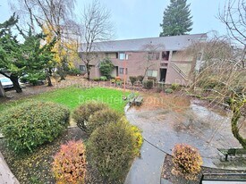 603 SE 148th Ave in Portland, OR - Building Photo