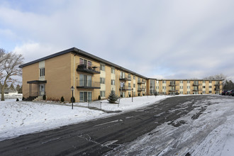 Duluth Street Flats in Golden Valley, MN - Building Photo - Primary Photo