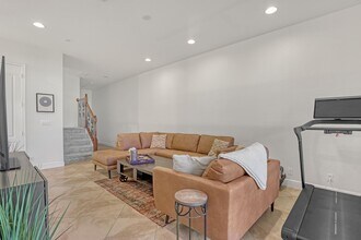 4920 Vine Cliff Way E in Palm Beach Gardens, FL - Foto de edificio - Building Photo