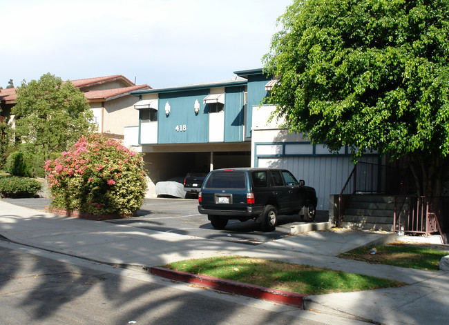 418 Piedmont Ave in Glendale, CA - Foto de edificio - Building Photo