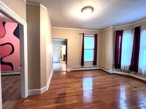 67 Concord Ave-Unit -2 in Somerville, MA - Foto de edificio - Building Photo