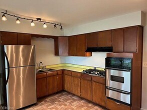 8485 Woodcock St in Norfolk, VA - Building Photo - Building Photo