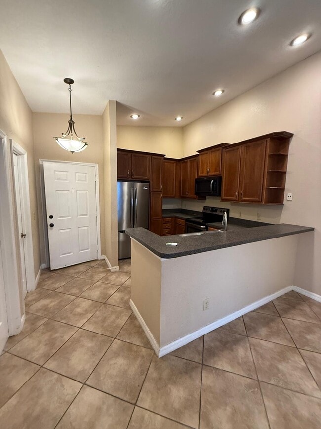 6019 Scotchwood Gln, Unit 202 in Orlando, FL - Building Photo - Building Photo