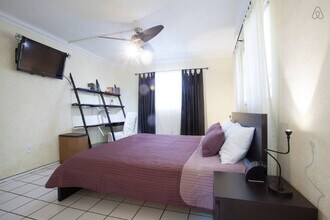 201 Galen Dr in Key Biscayne, FL - Building Photo - Building Photo