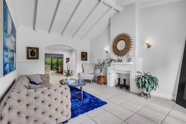 1642 SW 16th St in Miami, FL - Foto de edificio - Building Photo