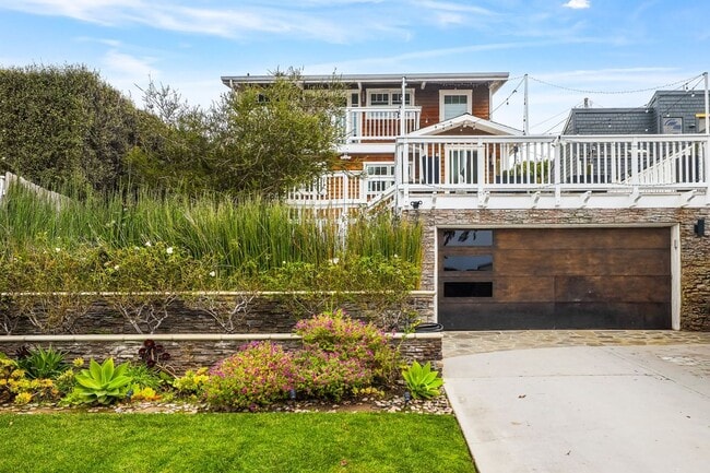 property at 2520 Cliff Dr