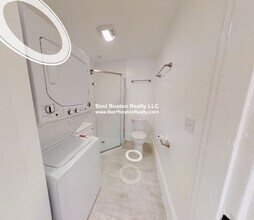 48-50 Lowell St. Unit 2 in Somerville, MA - Building Photo - Building Photo