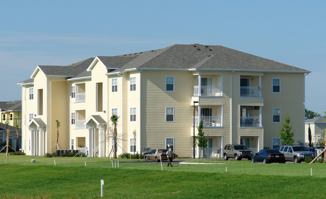 Mill Creek Apartments in Orlando, FL - Building Photo - Building Photo