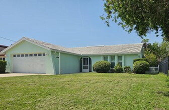 7313 Hatteras Dr in Hudson, FL - Building Photo - Building Photo