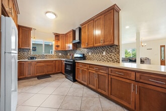 8400 Grape St in Los Angeles, CA - Building Photo - Building Photo
