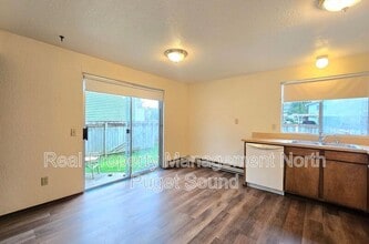 1322 Maple St in Everett, WA - Building Photo - Building Photo