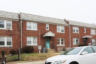 1404 Holbrook St NE in Washington, DC - Foto de edificio - Building Photo