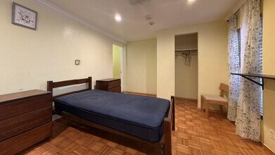 7975 Booker St in Houston, TX - Foto de edificio - Building Photo