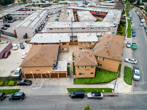 500 E 51st St in Long Beach, CA - Building Photo - Building Photo