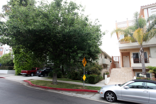 11908 Goshen Ave in Los Angeles, CA - Building Photo - Building Photo