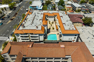 Camino Terrace in Millbrae, CA - Foto de edificio - Building Photo