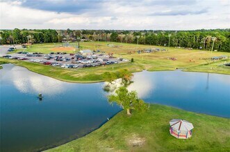 22716 Hackberry Leaf Dr in New Caney, TX - Building Photo - Building Photo