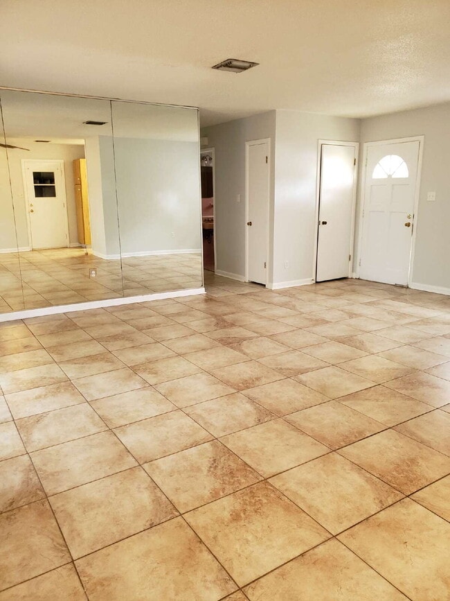53 Hemlock Dr NW in Fort Walton Beach, FL - Building Photo - Building Photo