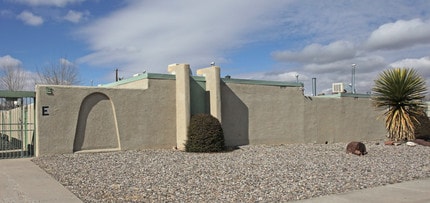 Kentucky Manor in Albuquerque, NM - Building Photo - Building Photo