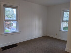 614 Robeson St in Stroudsburg, PA - Foto de edificio - Building Photo