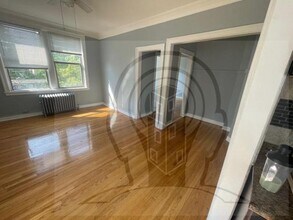 1371 W Estes Ave in Chicago, IL - Building Photo - Building Photo