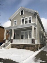 31 Fargo Ave, Unit Upper Rear in Buffalo, NY - Building Photo - Building Photo