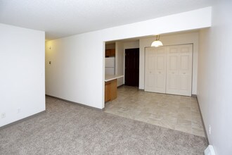 Heritage Highlands in East Grand Forks, MN - Building Photo - Interior Photo