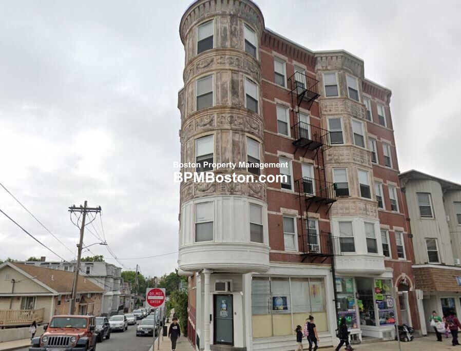 74 Washington Ave in Chelsea, MA - Foto de edificio