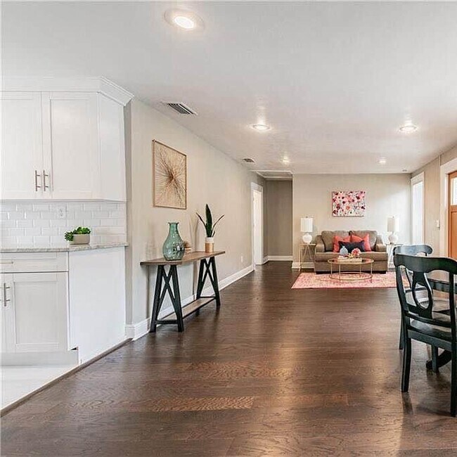 7309 N Taliaferro Ave in Tampa, FL - Building Photo - Building Photo