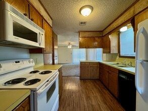 6608 Wiethorn Dr in Waco, TX - Building Photo - Building Photo