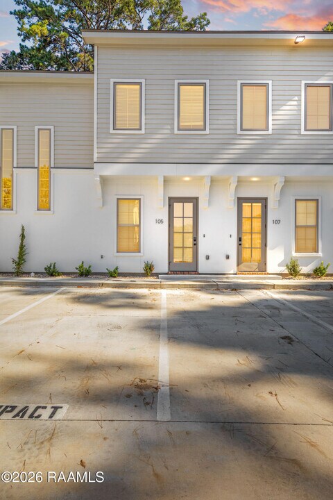 105 Steiner Oaks in Lafayette, LA - Building Photo