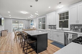 205 Carteret Ave, Unit Unit 302 in Seaside Heights, NJ - Building Photo