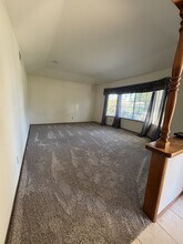 3018 Aspen St in Hanford, CA - Building Photo - Building Photo
