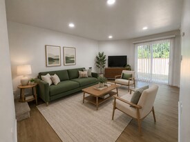 15 110th Avenue Ct E, Unit 15 in Edgewood, WA - Building Photo