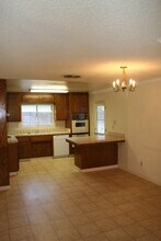7904 Animas Ct in Bakersfield, CA - Building Photo - Building Photo
