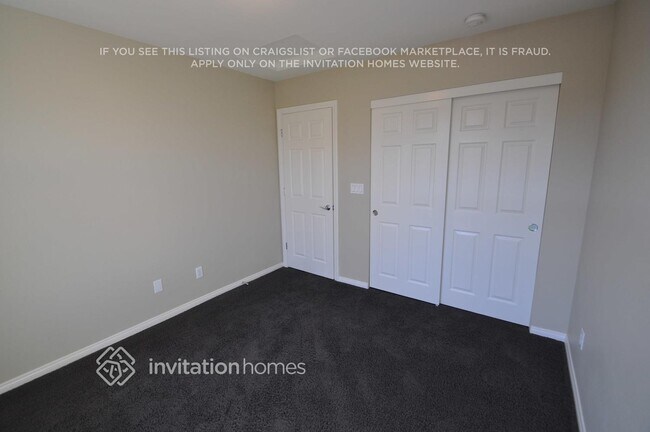 6808 W Seasmoke Ct in Las Vegas, NV - Building Photo - Building Photo