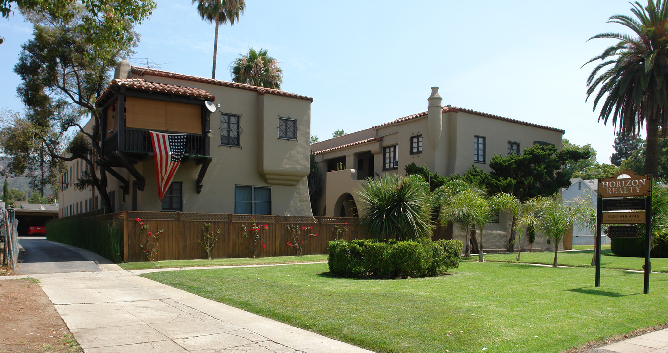 2135 Fair Park Ave in Los Angeles, CA - Building Photo