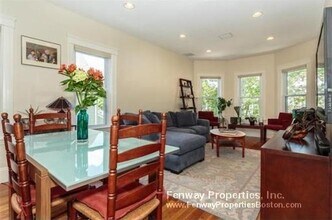 148 Albion St, Unit 2 in Somerville, MA - Building Photo - Building Photo