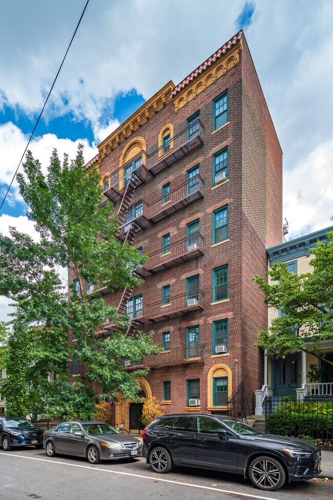 301 Cumberland St in Brooklyn, NY - Foto de edificio - Building Photo