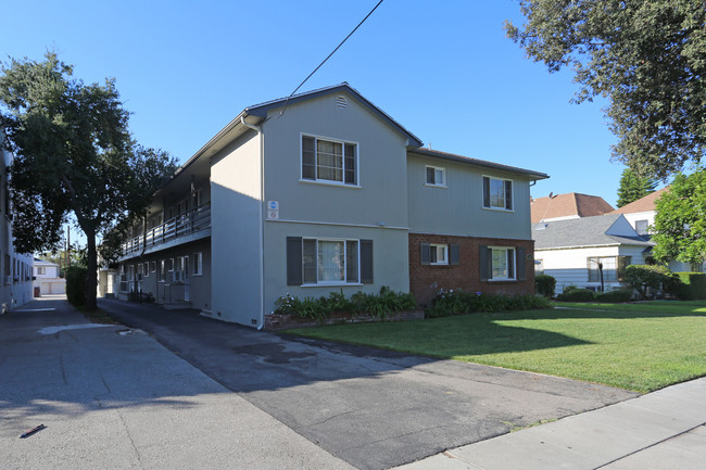 1128 E Lexington Dr in Glendale, CA - Foto de edificio - Building Photo