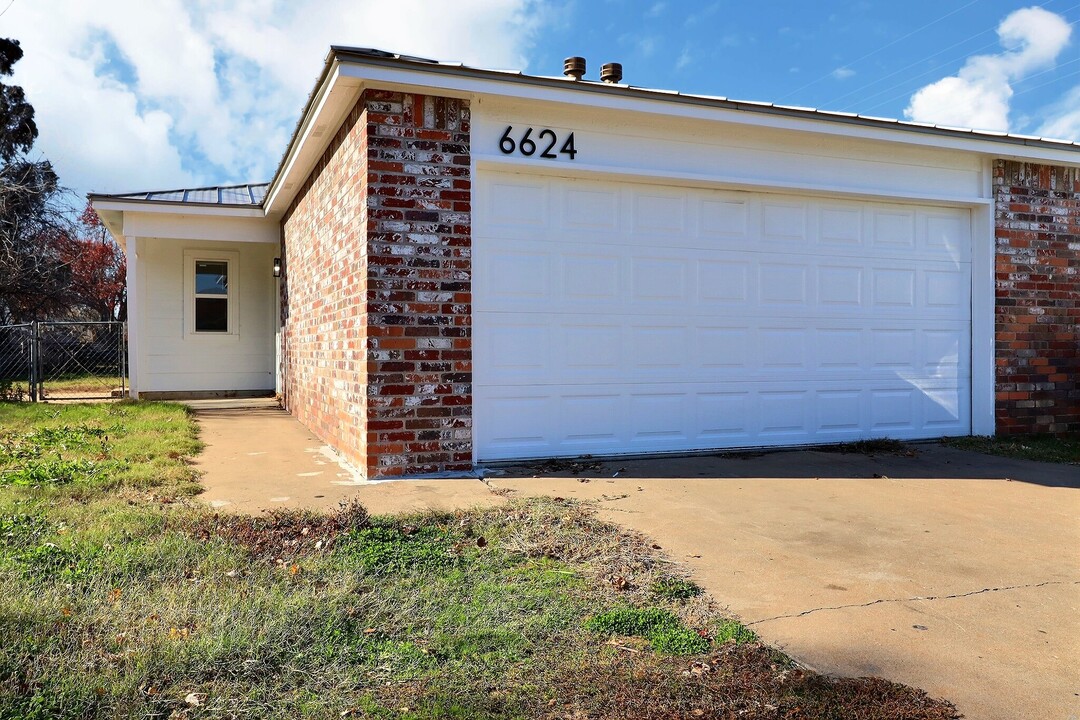 6624 S Victor Ave in Tulsa, OK - Foto de edificio