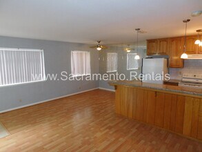 5954 Walerga Rd in Sacramento, CA - Building Photo - Building Photo