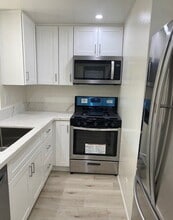 141 Lemon Grove in Irvine, CA - Building Photo - Building Photo