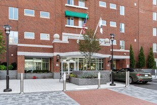 4 Canal Park, Unit 609 in Cambridge, MA - Building Photo